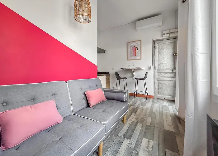 Studio Avec Terrasse Et Clim Proche Centre