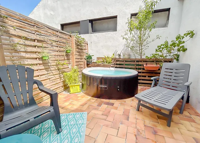 Studio Avec Terrasse Et Clim Proche Centre *